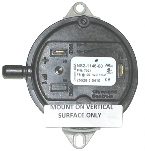 General Filters 7021 Air Pressure Proving Switch, 0.5 In. Wc. Setpoint, 2-3/5" Overall Length, 1-3/5" Overall Height, 2-11/20" Overall Width